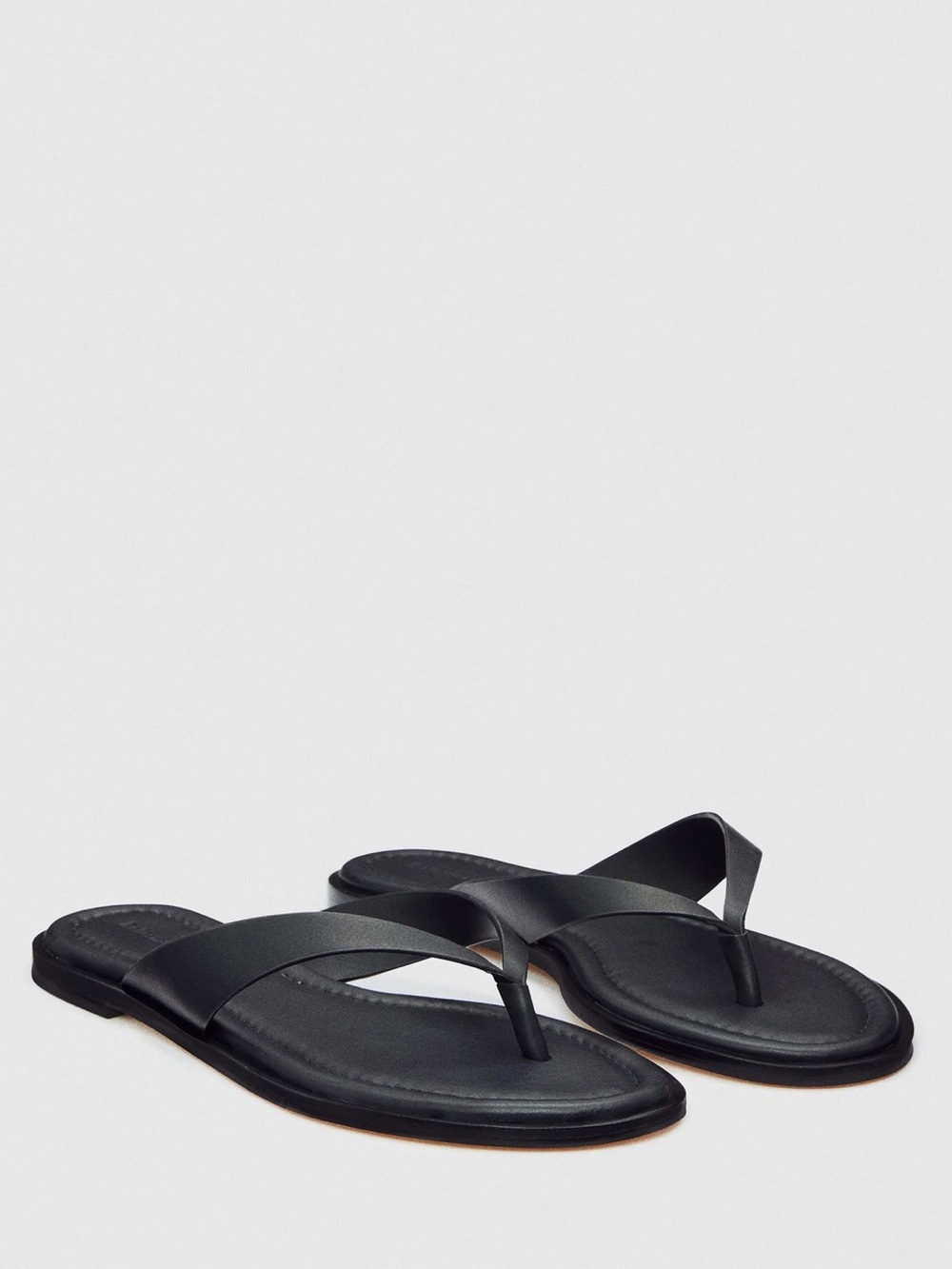 Reformation Jessie Black Thin Strap Flip Flop Sandals